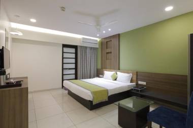 HOTEL THE LOTUS PARK