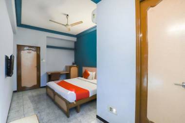 OYO 11984 Hotel Peace