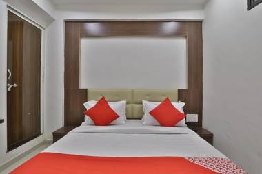 OYO 35508 Dev Palace