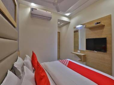 Hotel Acme by Sky Stays