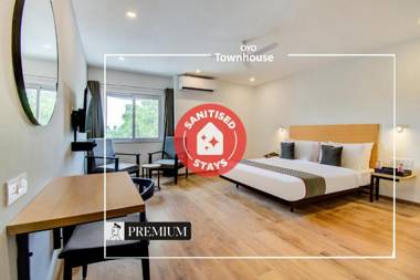 OYO Townhouse 165 Netaji Road