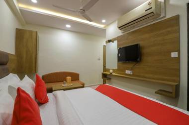 OYO 49797 Hotel Shubham Inn