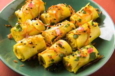 OYO 70998 Hotel Safari Inn