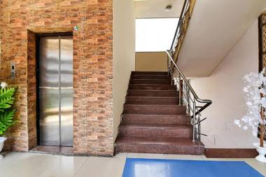 OYO 895 Hotel Silver Plaza