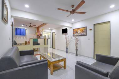 Collection O 82824 Hotel La Veera