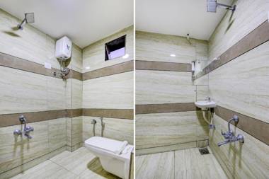 OYO Flagship 71075 HOTEL NIK PALACE