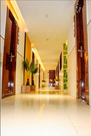 Hotel Royal King Nana Chiloda