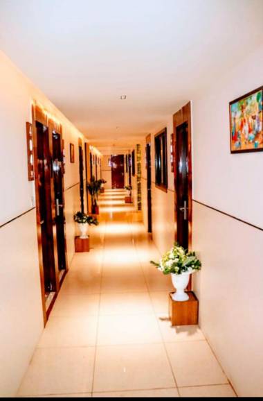 Hotel Royal King Nana Chiloda