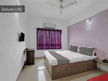 OYO 88947 Hotel Lucky Inn