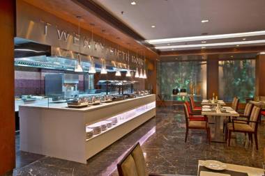 Clarion Hotel President