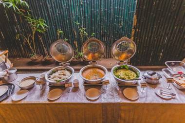 Hanu Reddy Residences Poes Garden