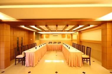 Hotel Crescent Crest Sriperumbudur