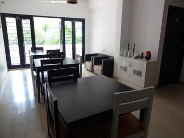 Convastay Gajel- Near Apollo Greams Road