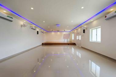 VARUNA INN BANQUETS & RESORT