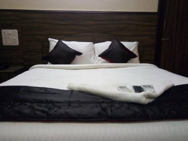 Season 4 Residences - Nungambakkam Near US consulate Apollo Hospital Shankar Nethralaya