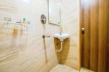 FabHotel Golden Swan Tambaram