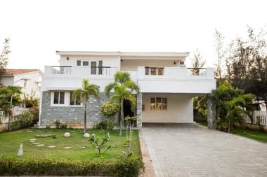 Capital O 40286 Lush Garden Resort