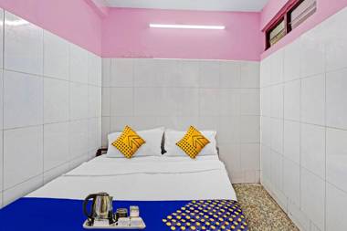 SPOT ON 45468 Kumarans Inn