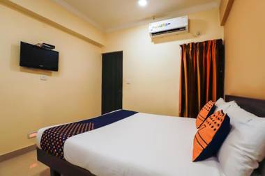 SPOT ON 67567 Central Inn