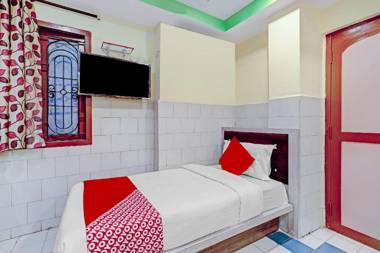 SPOT ON 79520 Sam Guest House