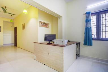 OYO Flagship 73612 Home Tree Service Apartments