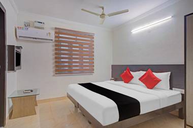 Capital O 82343 Hotel Star Holidays