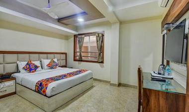 FabHotel Central Palace