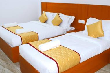 K11 Express - Opp Express Avenue