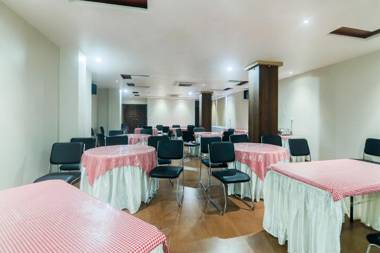 Hotel Gulmohar Grand