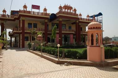 OYO Flagship 37189 Hotel Pink Haveli