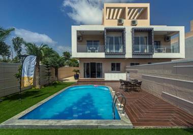 SaffronStays Fred