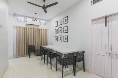 OYO 70445 Rianna Inn