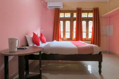 OYO 74211 Hotel Green Lush