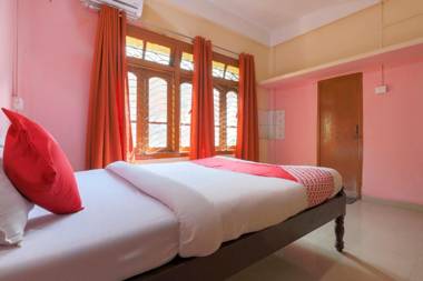 OYO 74211 Hotel Green Lush