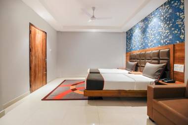 Collection O 39702 Hotel Parnil Residency