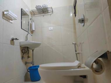 HOTEL MIRANA by the airport