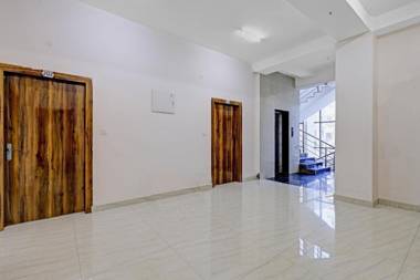 Capital O 84283 Piya Inn