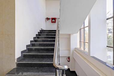 Capital O 84283 Piya Inn