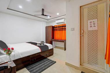 Collection O 91337 Lakhi Guest House