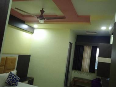 OYO Flagship 87601 Hotel Shiv Villa