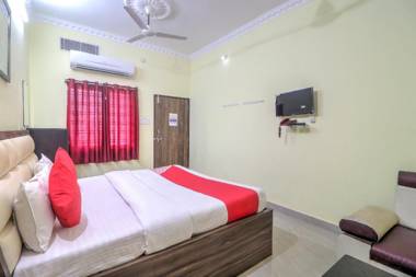 OYO Flagship 49182 Hotel The Royal King