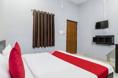 OYO 48801 Hotel Golden Leaf