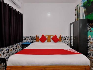 OYO 10809 Little Star