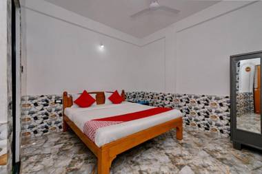 OYO 10809 Little Star