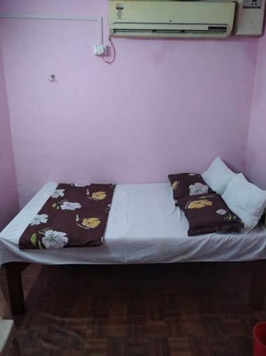 OYO HOME 90982 Kumar Guest House