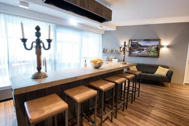 B14 Apartments & Rooms