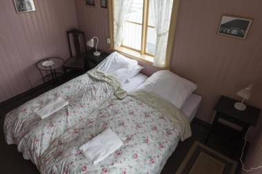 Einarshúsid Guesthouse