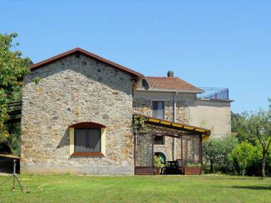 small and charming residence nestled in the hills surrounding La Spezia