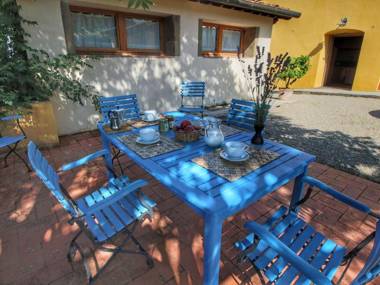 Spacious Holiday Home in Castelfranco di Sopra with Pool