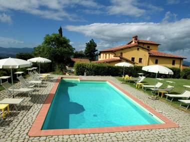 Attractive apartment in 200 year old farmhouse in the middle of the Chianti region